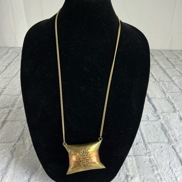 Vintage pillow purse necklace with brass and copper - Picture 7 of 7